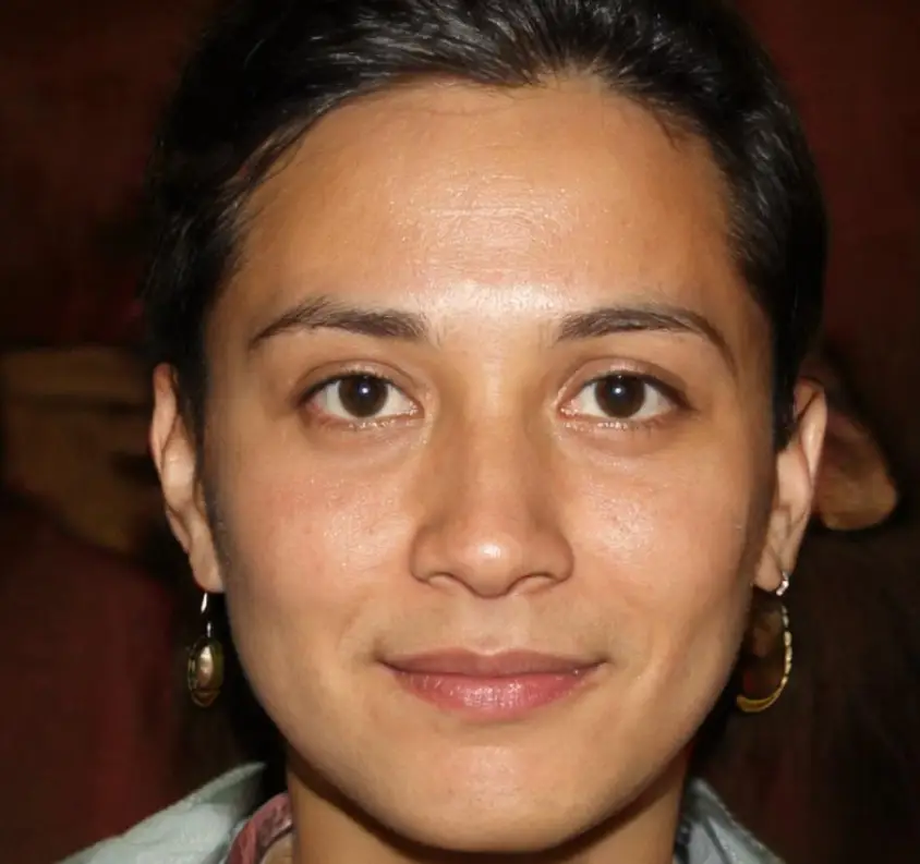 Retrato de Marta Salinas, curadora